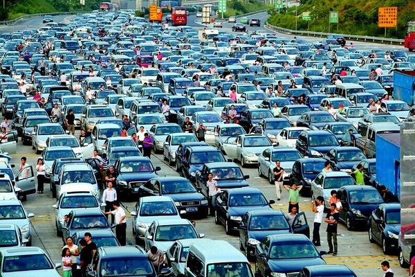 國慶歸來，良辰有100種理由讓您備一個汽車啟動電源！